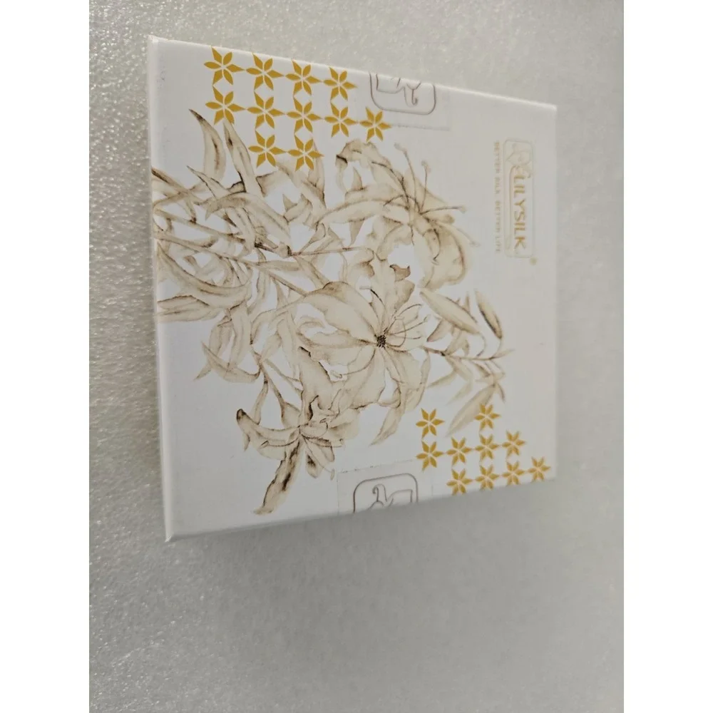 LilySilk Apple Watch band Silk scrunchies New In Gift Box 38/40 Mm Set Of 2